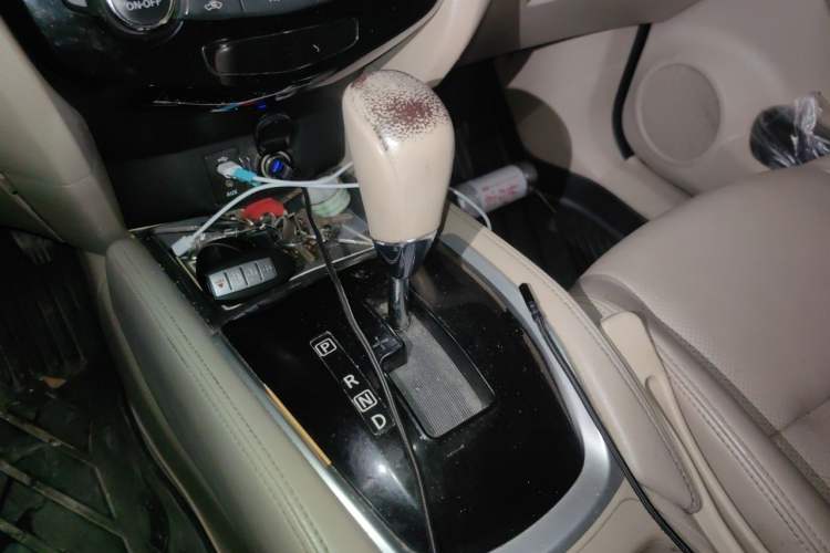 Used Nissan X-Trail 2014 2.0L CVT Comfort Edition 2WD Gear Lever