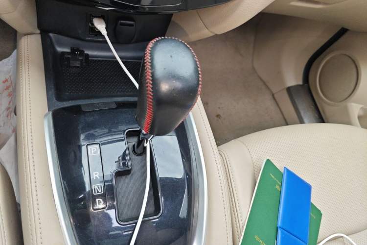 Used Nissan X-Trail 2014 2.0L CVT Comfort Edition 2WD Gear Lever