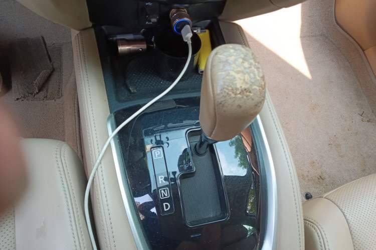 Used Nissan X-Trail 2014 2.5L CVT Leading Edition 4WD Gear Lever