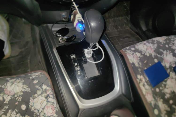 Used Nissan X-Trail 2014 2.0L CVT Comfort Edition 2WD Gear Lever