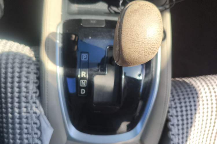 Used Nissan X-Trail 2014 2.0L CVT Comfort Edition 2WD Gear Lever