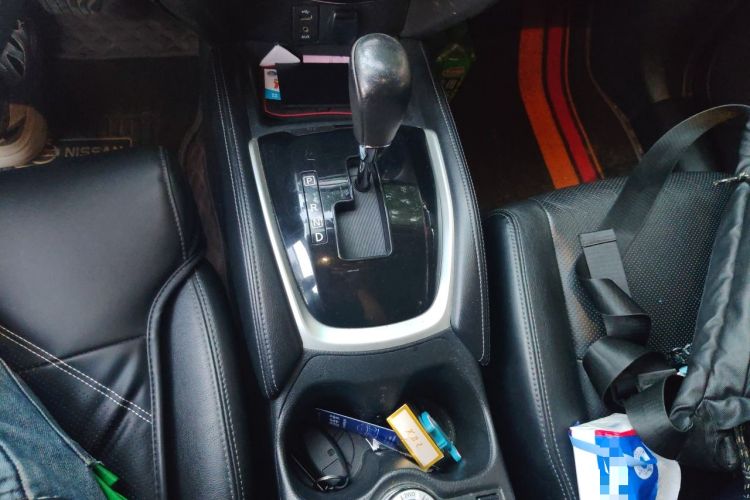 Used Nissan X-Trail 2014 2.5L CVT Luxury Edition 4WD Gear Lever