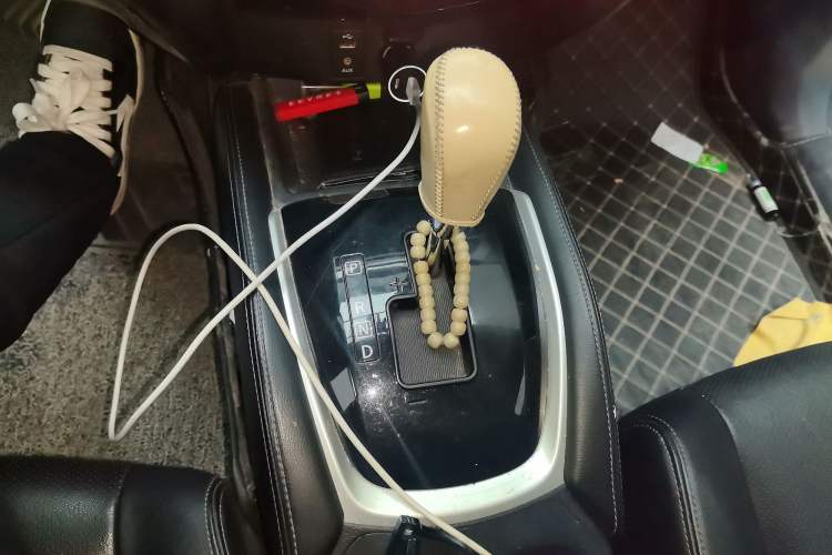 Used Nissan X-Trail 2014 2.0L CVT Comfort Edition 2WD Gear Lever