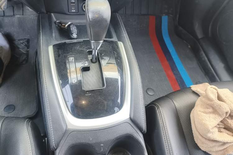 Used Nissan X-Trail 2014 2.0L CVT Comfort Edition 2WD Gear Lever