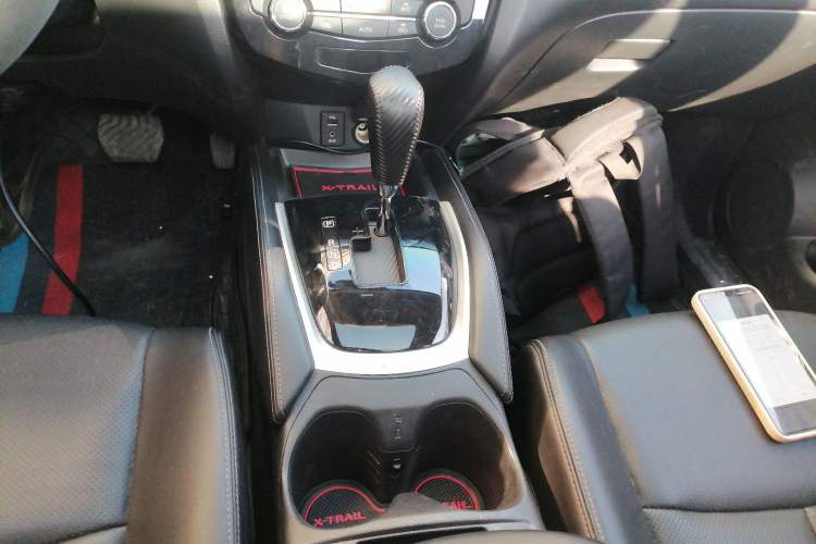 Used Nissan X-Trail 2014 2.0L CVT Comfort Edition 2WD Gear Lever