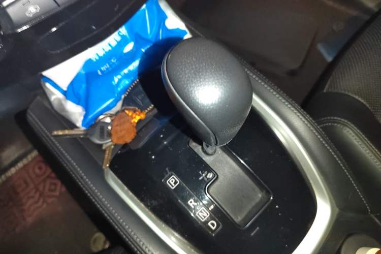 Used Nissan X-Trail 2014 2.0L CVT Comfort Edition 2WD Gear Lever