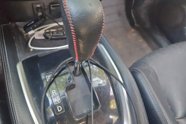 Used Nissan X-Trail 2014 2.0L CVT Comfort Edition 2WD Gear Lever