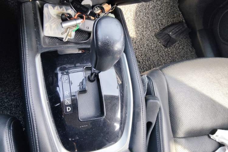 Used Nissan X-Trail 2014 2.0L CVT Comfort Edition 2WD Gear Lever