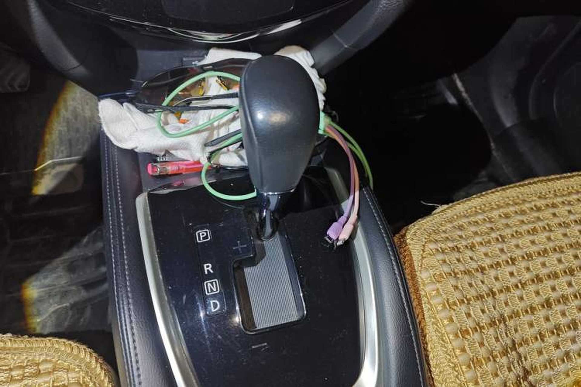 Used Nissan X-Trail 2014 2.5L CVT Luxury Edition 4WD Gear Lever