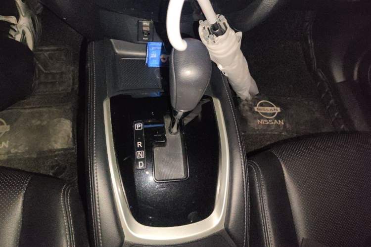 Used Nissan X-Trail 2014 2.0L CVT Comfort Edition 2WD Gear Lever