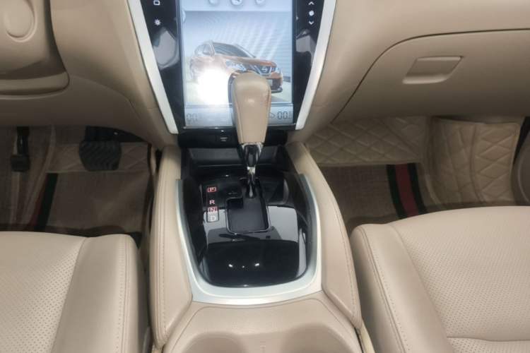 Used Nissan X-Trail 2014 2.5L CVT Leading Edition 4WD Gear Lever