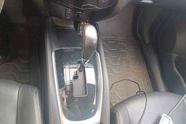 Used Nissan X-Trail 2014 2.5L CVT Luxury Edition 4WD Gear Lever