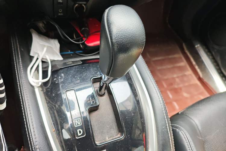 Used Nissan X-Trail 2014 2.0L CVT Comfort Edition 2WD Gear Lever