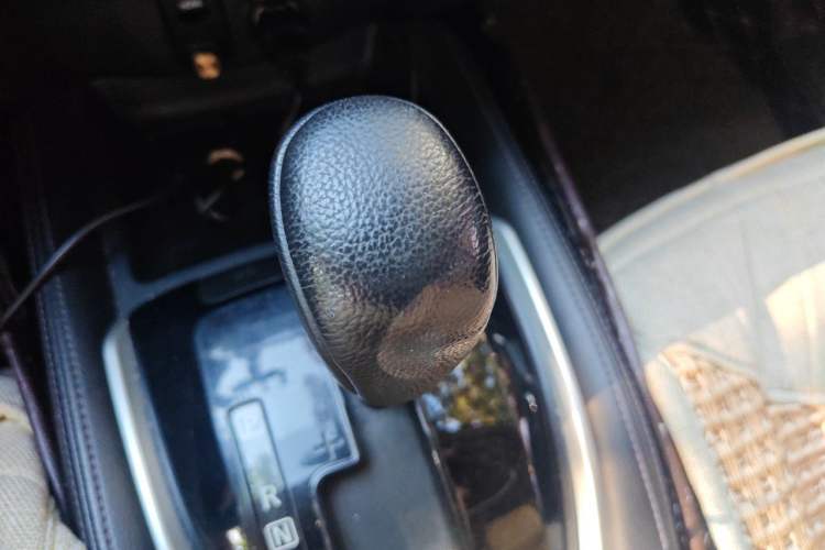 Used Nissan X-Trail 2014 2.5L CVT Leading Edition 4WD Gear Lever