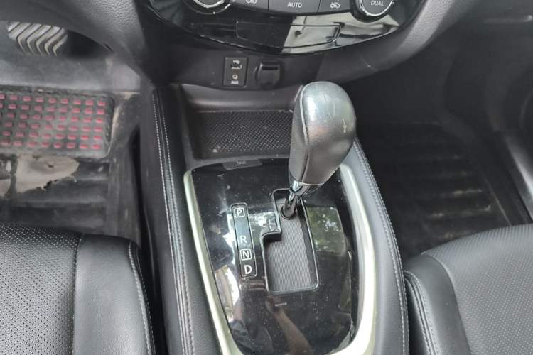 Used Nissan X-Trail 2014 2.0L CVT Smart Edition 2WD Gear Lever