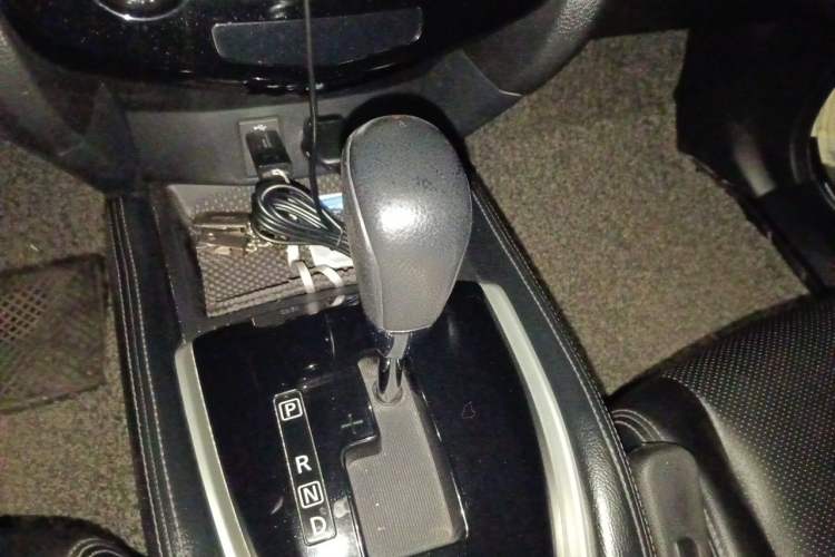 Used Nissan X-Trail 2014 2.5L CVT Luxury Edition 4WD Gear Lever