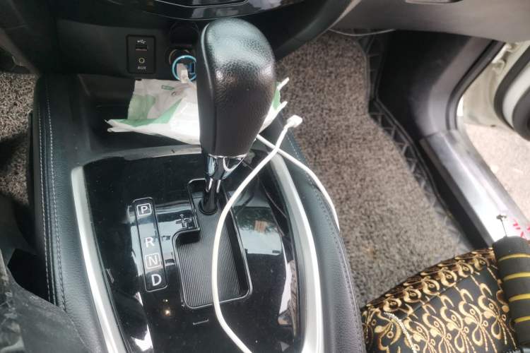 Used Nissan X-Trail 2014 2.0L CVT Comfort Edition 2WD Gear Lever