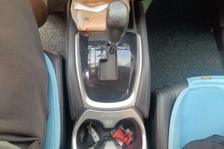 Used Nissan X-Trail 2014 2.0L CVT Comfort Edition 2WD Gear Lever