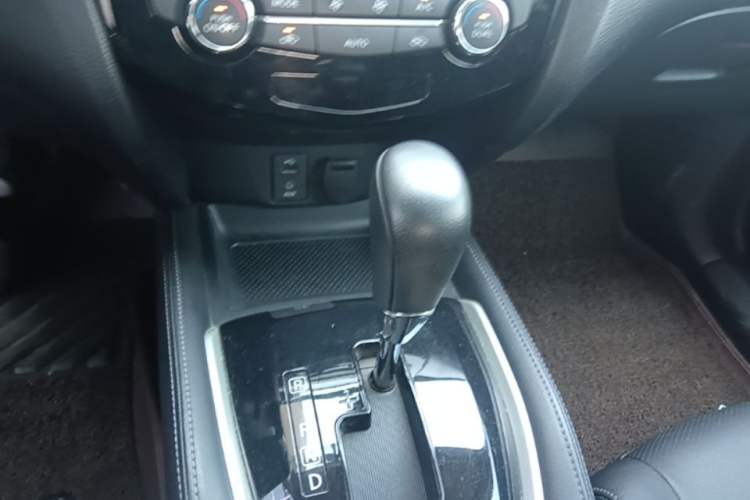 Used Nissan X-Trail 2014 2.0L CVT Comfort Edition 2WD Gear Lever