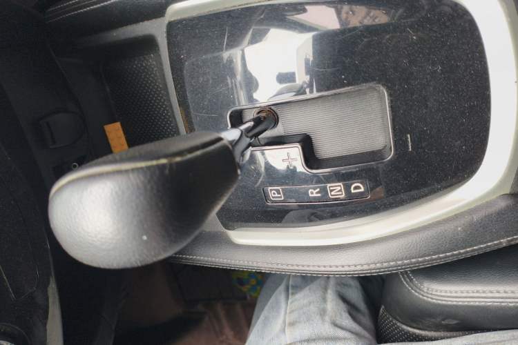 Used Nissan X-Trail 2014 2.5L CVT Luxury Edition 4WD Gear Lever