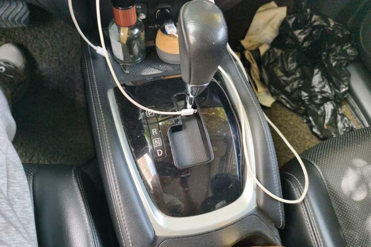 Used Nissan X-Trail 2014 2.0L CVT Comfort Edition 2WD Gear Lever