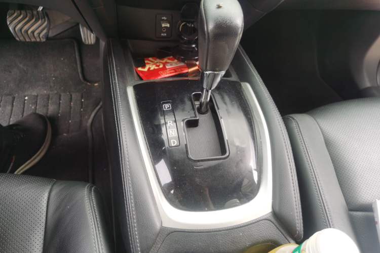 Used Nissan X-Trail 2014 2.0L CVT Comfort Edition 2WD Gear Lever