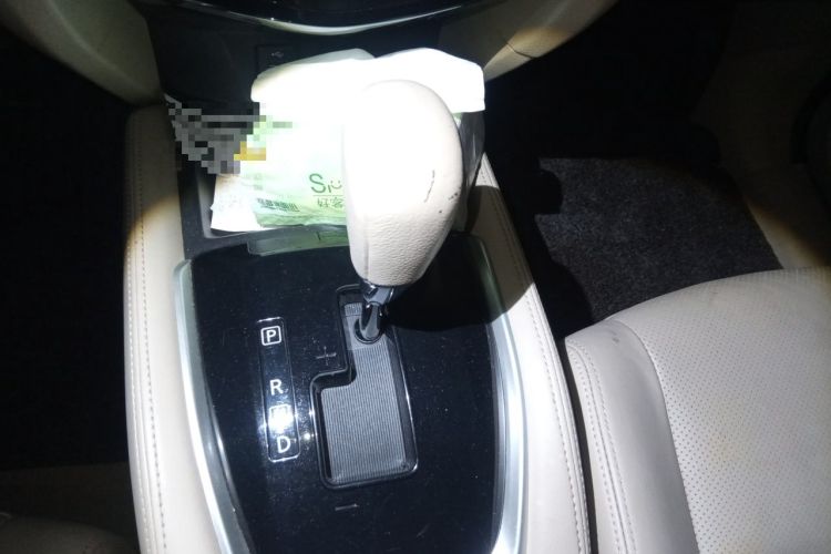 Used Nissan X-Trail 2014 2.5L CVT Luxury Edition 4WD Gear Lever