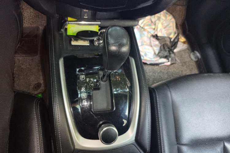 Used Nissan X-Trail 2014 2.5L CVT Leading Edition 4WD Gear Lever