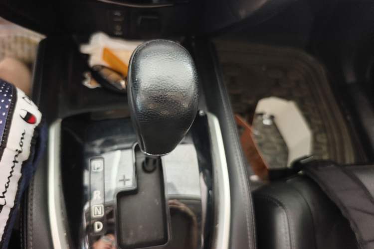 Used Nissan X-Trail 2014 2.5L CVT Luxury Edition 4WD Gear Lever