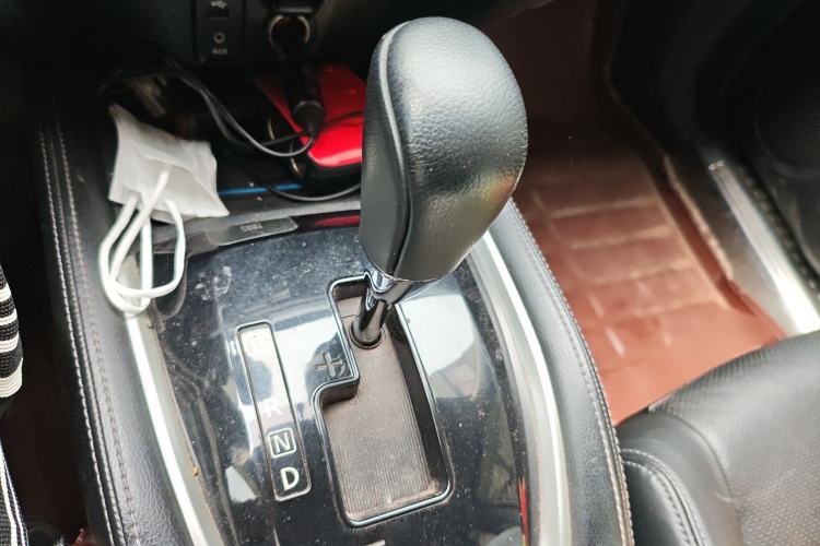 Used Nissan X-Trail 2014 2.0L CVT Comfort Edition 2WD Gear Lever