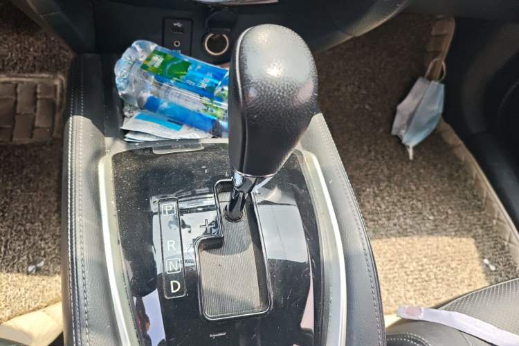 Used Nissan X-Trail 2014 2.0L CVT Smart Edition 2WD Gear Lever