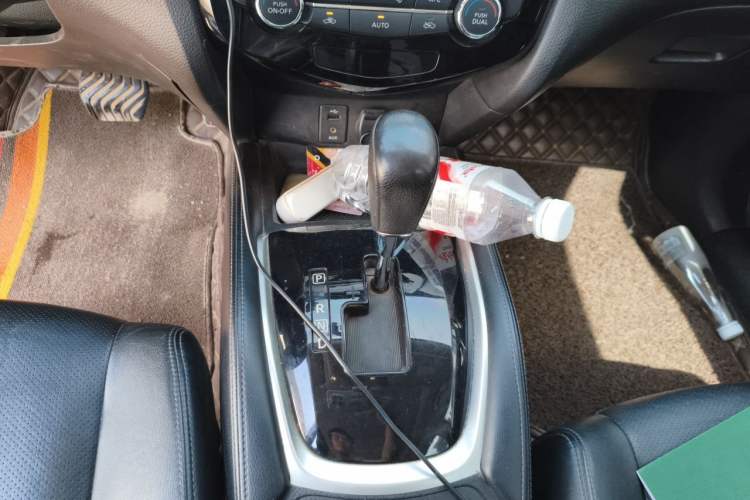 Used Nissan X-Trail 2014 2.5L CVT Ultimate Edition 4WD Gear Lever