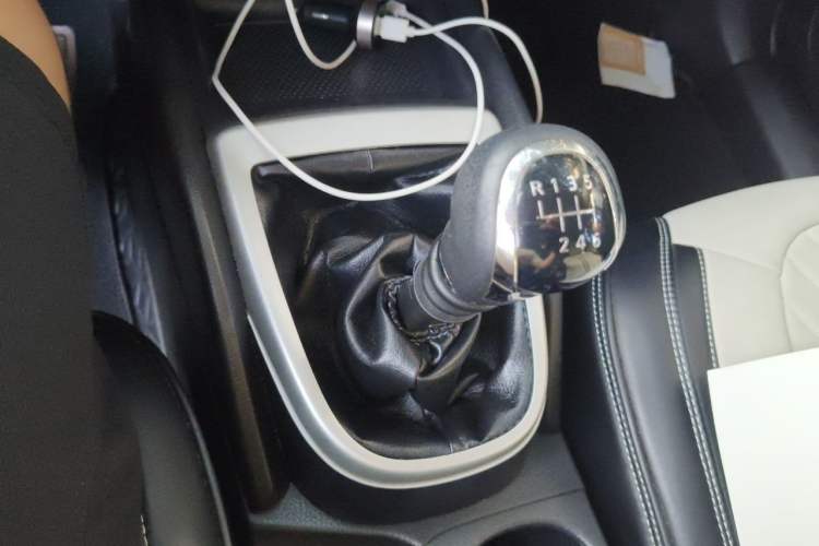 Used Nissan X-Trail 2014 2.0L Manual Fashion Edition 2WD Gear Lever