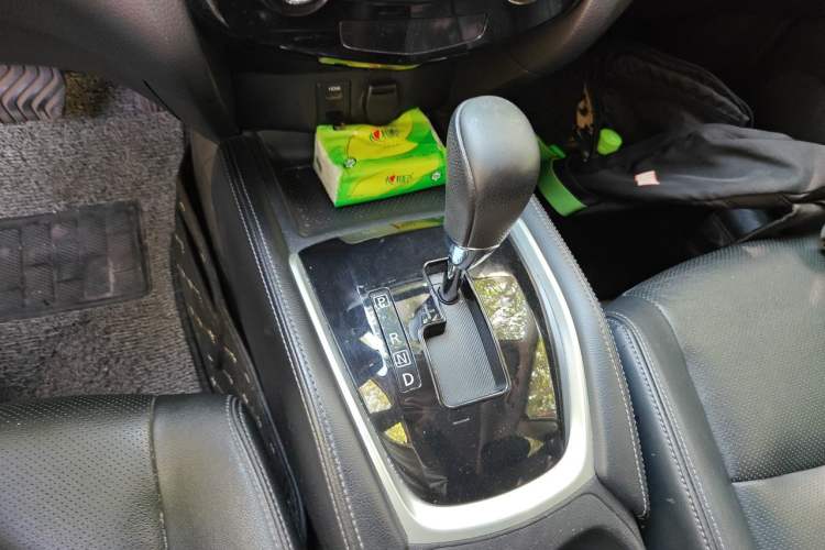 Used Nissan X-Trail 2014 2.5L CVT Luxury Edition 4WD Gear Lever