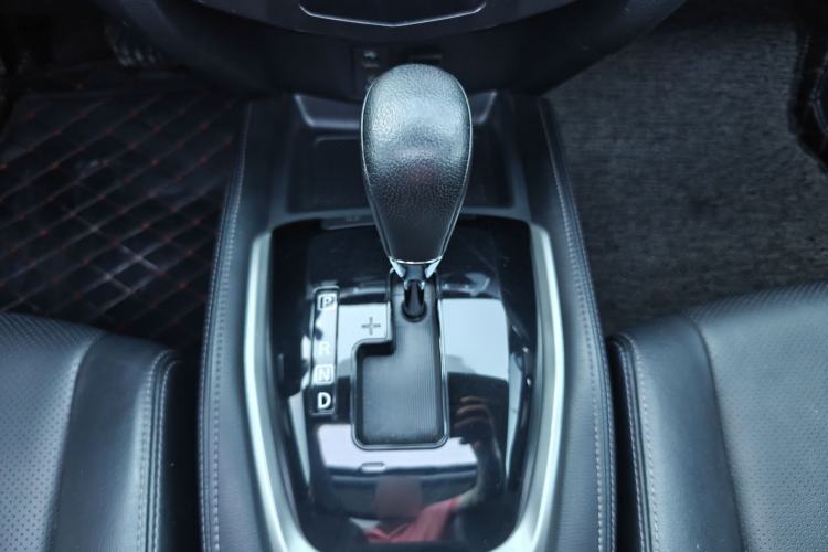 Used Nissan X-Trail 2014 2.0L CVT Comfort Edition 2WD Gear Lever