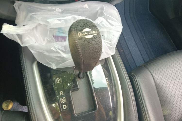 Used Nissan X-Trail 2014 2.5L CVT Luxury Edition 4WD Gear Lever