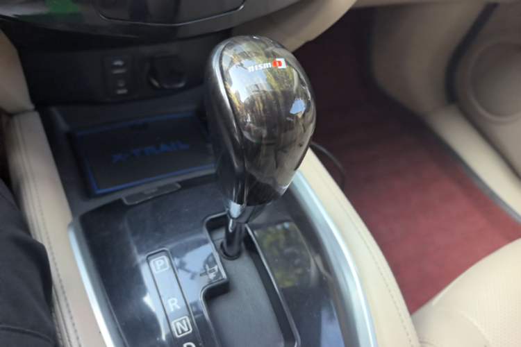 Used Nissan X-Trail 2014 2.0L CVT Comfort Edition 2WD Gear Lever