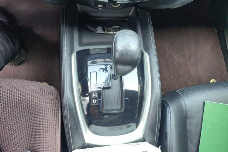 Used Nissan X-Trail 2014 2.0L CVT Comfort Edition 2WD Gear Lever