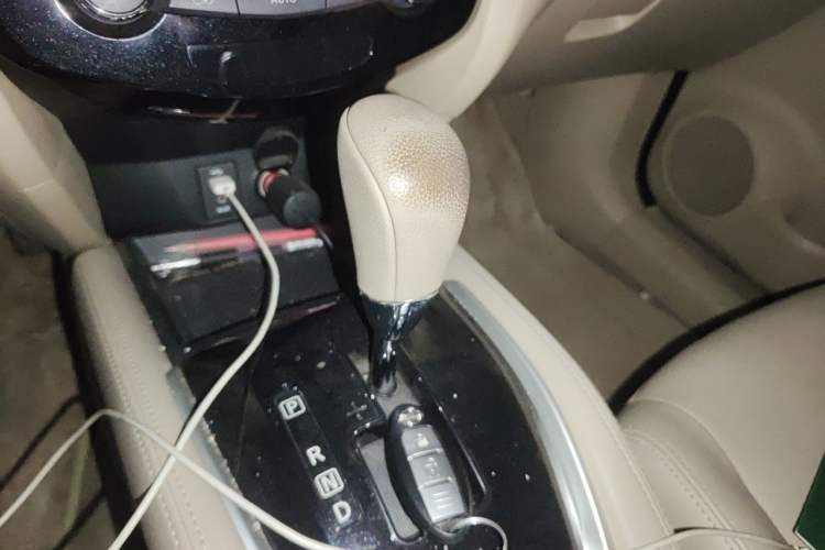 Used Nissan X-Trail 2014 2.0L CVT Comfort Edition 2WD Gear Lever