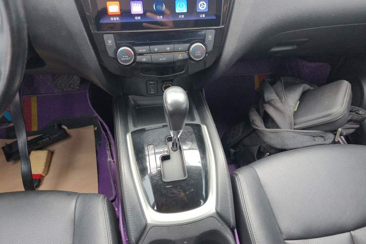 Used Nissan X-Trail 2014 2.0L CVT Comfort Edition 2WD Gear Lever