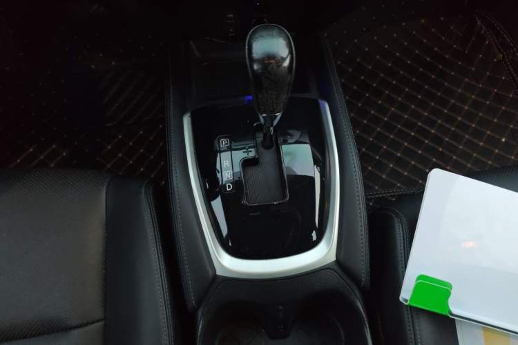 Used Nissan X-Trail 2014 2.0L CVT Comfort Edition 2WD Gear Lever