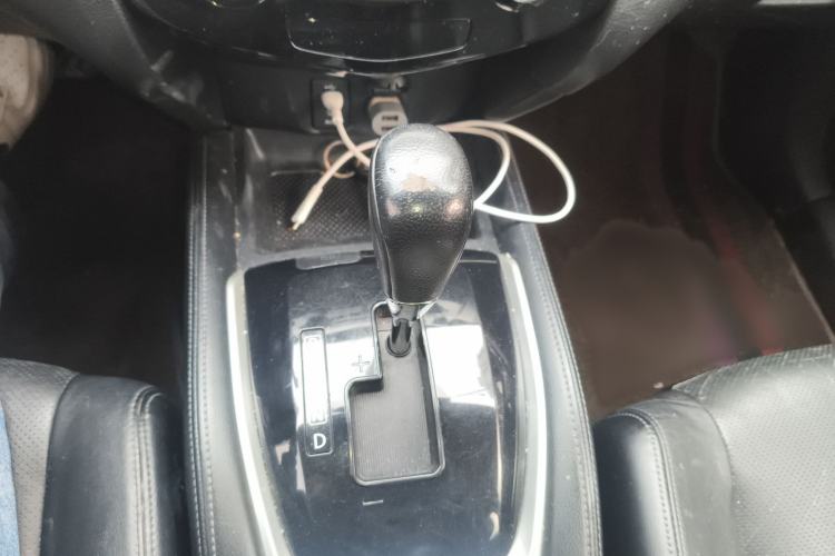 Used Nissan X-Trail 2014 2.0L CVT Comfort Edition 2WD Gear Lever