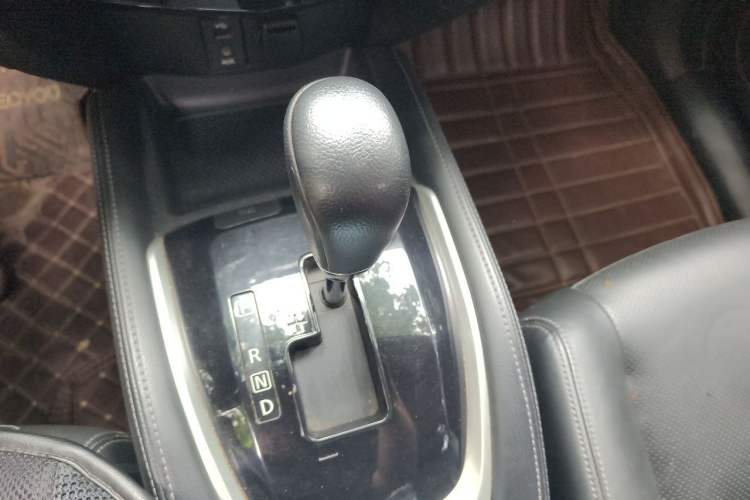 Used Nissan X-Trail 2014 2.0L CVT Smart Edition 2WD Gear Lever