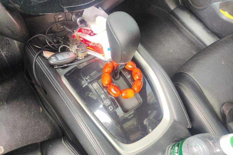 Used Nissan X-Trail 2014 2.5L CVT Luxury Edition 4WD Gear Lever