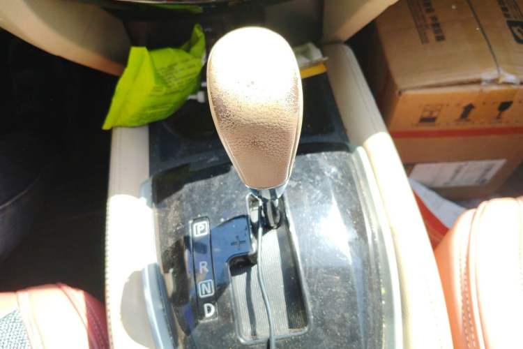 Used Nissan X-Trail 2014 2.0L CVT Comfort Edition 2WD Gear Lever