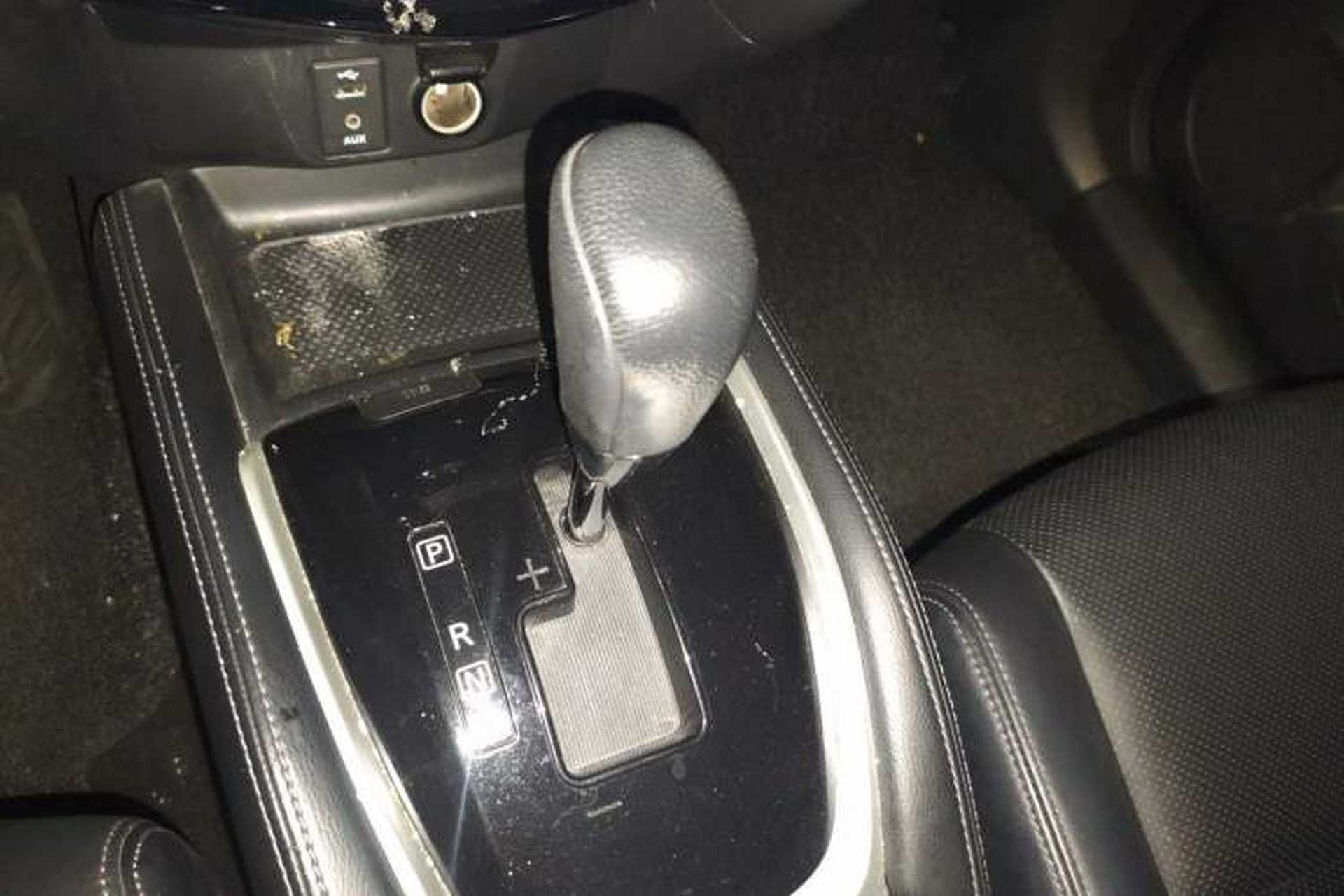 Used Nissan X-Trail 2014 2.0L CVT Comfort Edition 2WD Gear Lever