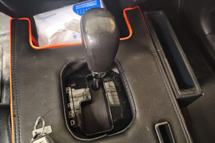 Used Nissan X-Trail 2014 2.0L CVT Comfort Edition 2WD Gear Lever