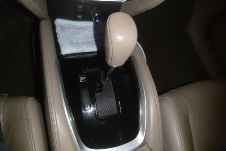 Used Nissan X-Trail 2014 2.0L CVT Comfort Edition 2WD Gear Lever