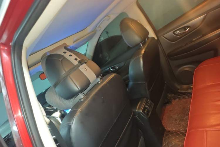 Used Nissan X-Trail 2014 2.0L CVT Comfort Edition 2WD Headliner