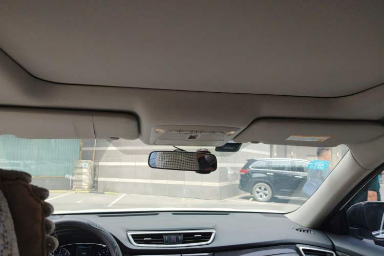 Used Nissan X-Trail 2014 2.5L CVT Luxury Edition 4WD Headliner